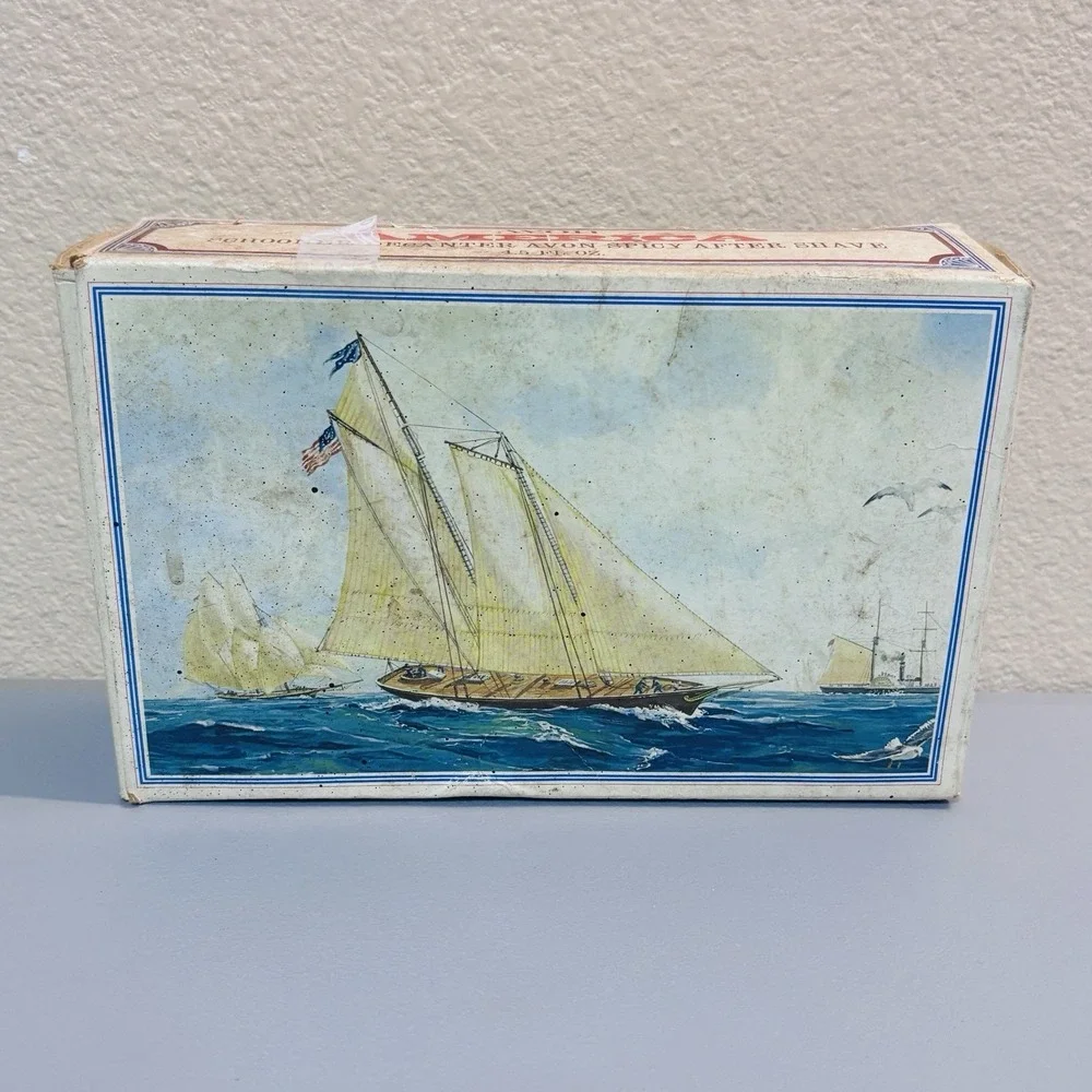 Avon American Scooner Decanter Spicy After Shave Full Sail Boat Ship In Box